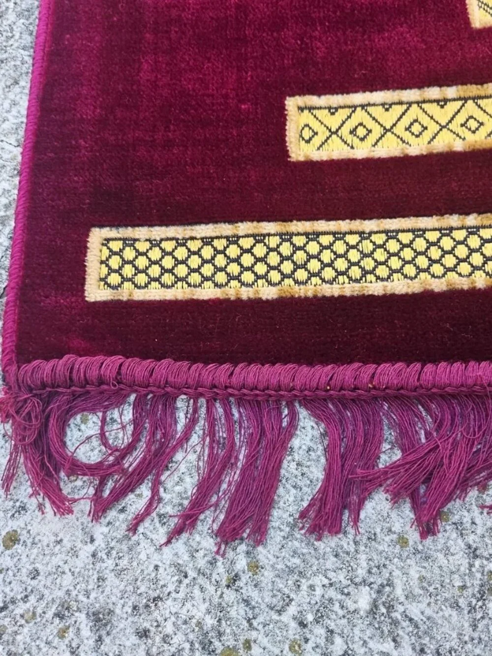 Prayer Rug Musalah Jai Namaz Burgundy Velvet Luxury Religious Islamic Rug - Picture 4 of 11